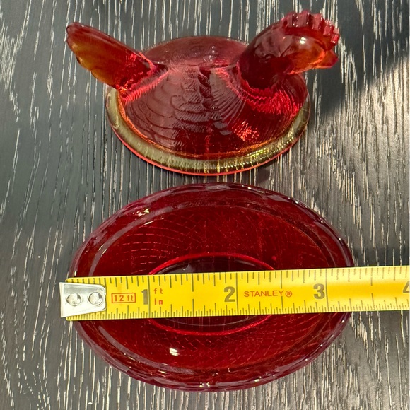 Vibrant Vintage Amberina Red Glass Hen on a Nest GLOWS - Picture 8 of 10